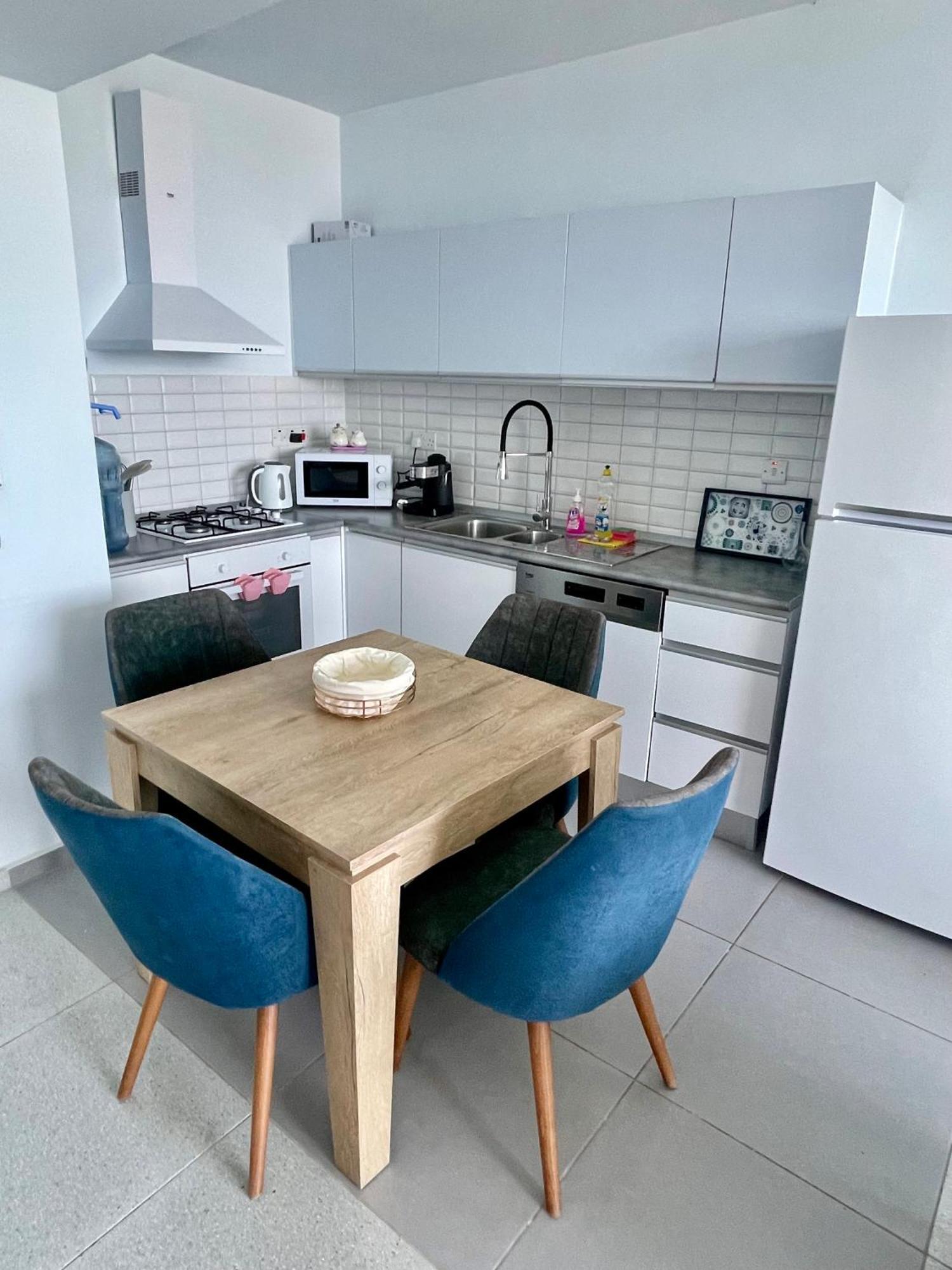 פמגוסטה Sea View Suites By The Coast מראה חיצוני תמונה
