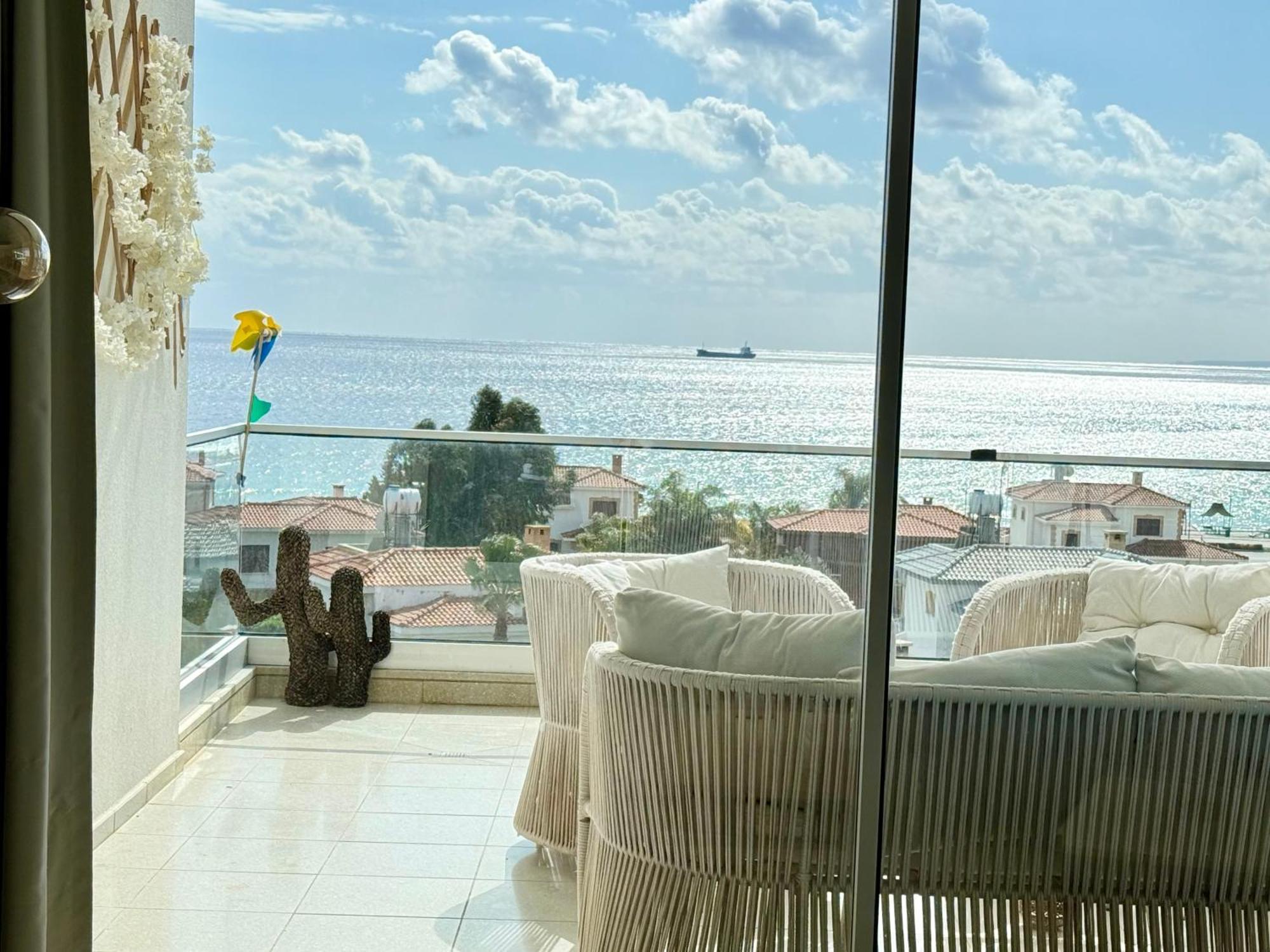 פמגוסטה Sea View Suites By The Coast מראה חיצוני תמונה