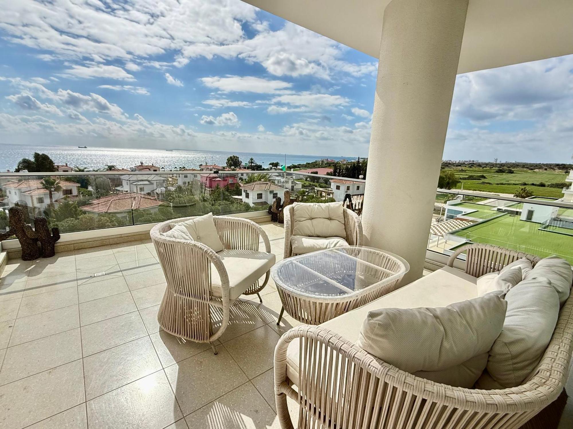 פמגוסטה Sea View Suites By The Coast מראה חיצוני תמונה